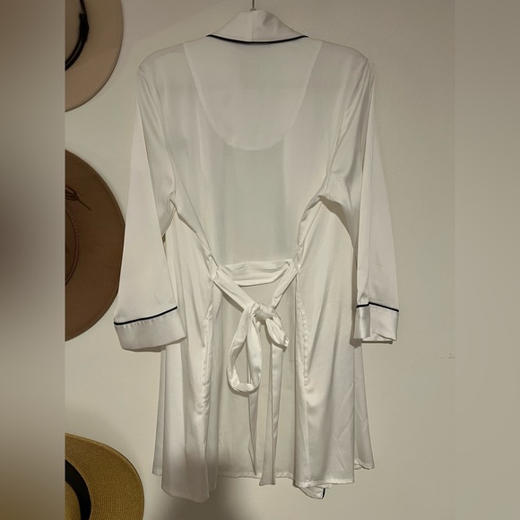 Kate Spade Mrs Robe - Picture 6 of 7